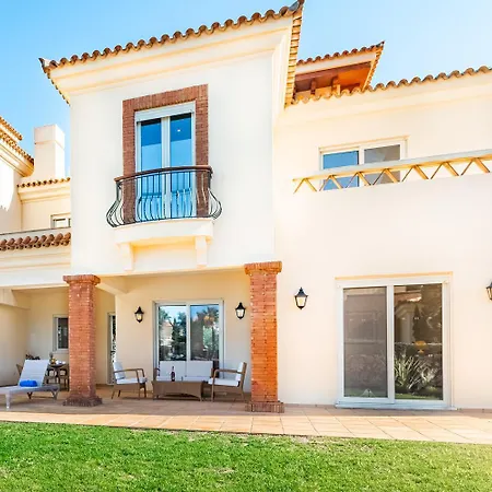 Villa Monte Rei 7 *