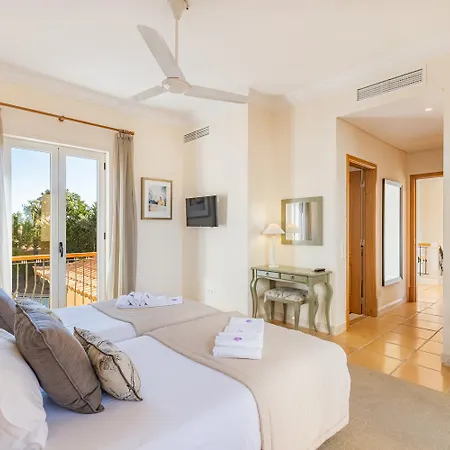 Villa Monte Rei 7 *